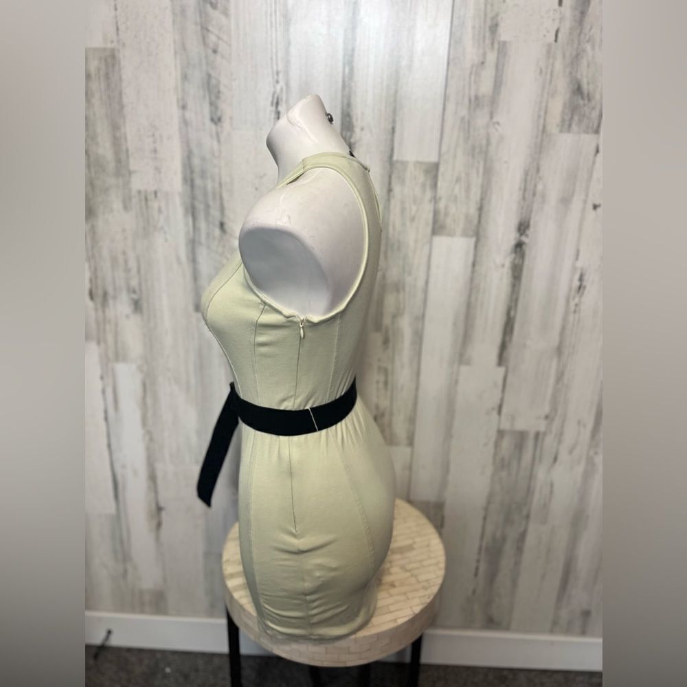 Dress   - Picture 3 of 6